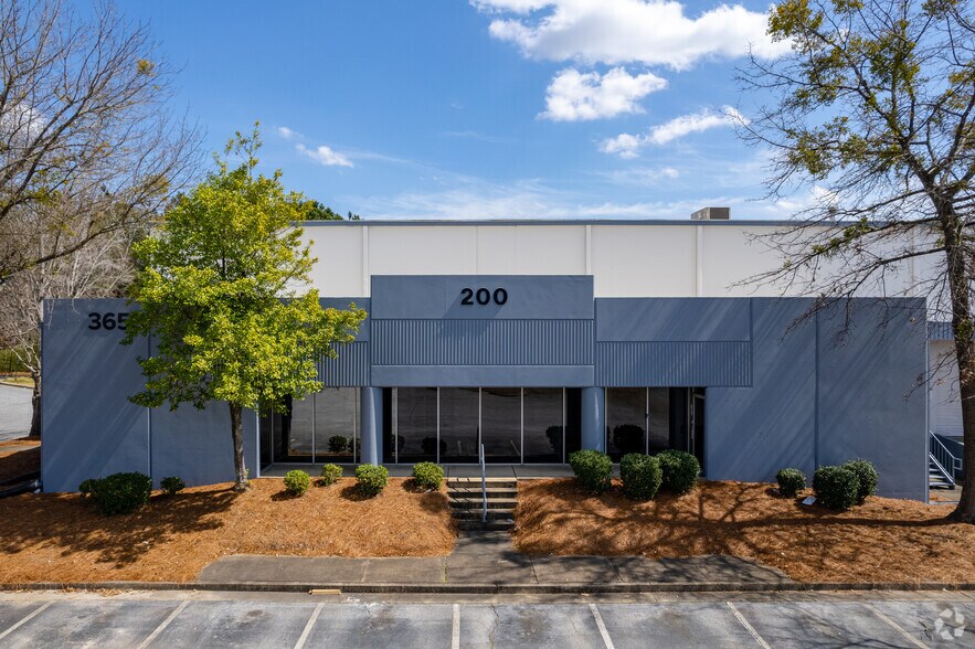 More Photos Of 3655 Atlanta Industrial Dr NW, Atlanta Warehouse For Lease