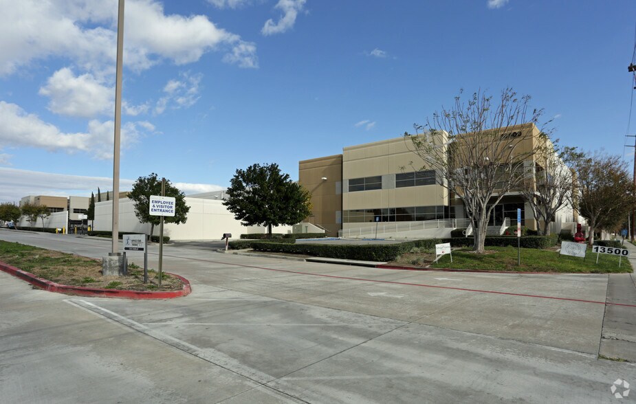 More Photos Of 13500 Marlay Ave, Fontana Warehouse For Lease