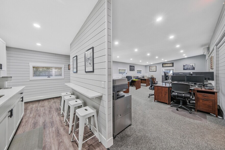 More Photos Of 14-18 Third E Ldl St, Patchogue Flex For Sale