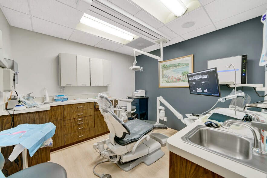 More Photos Of 10505 W Pico Blvd, Los Angeles Medical For Sale