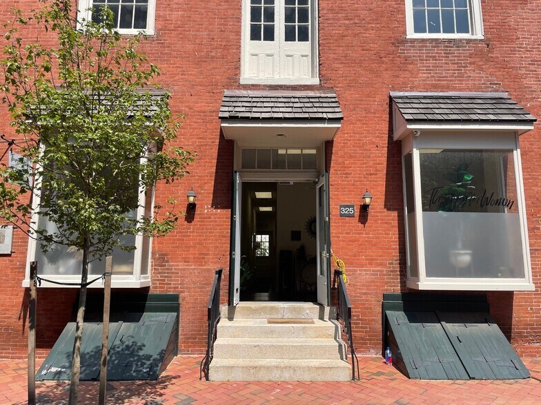 More Photos Of 129-139 N 4th St, Philadelphia Unknown For Lease