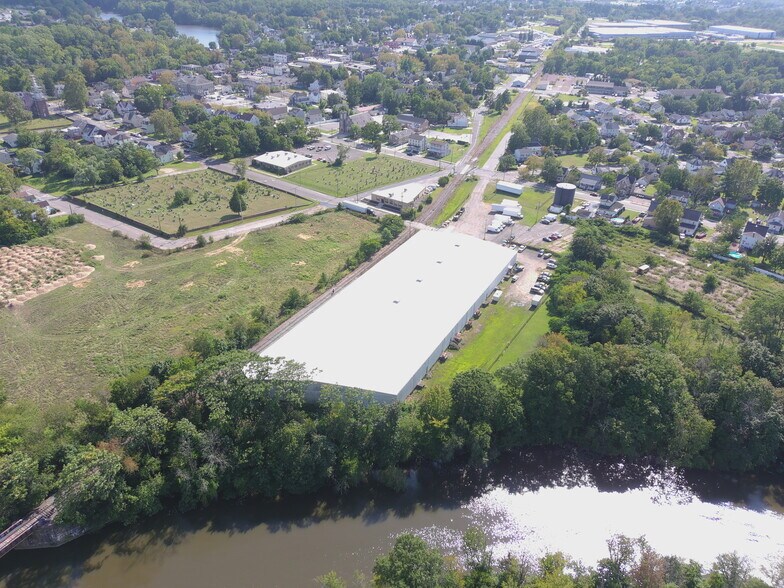 More Photos Of 313 Church St, Swedesboro Distribution For Lease