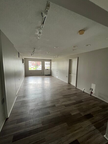 More Photos Of 266 Hebron Ave, Glastonbury Storefront Retail Office For Lease