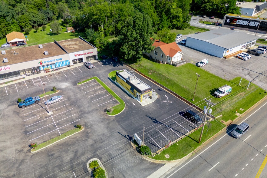 More Photos Of 4846 S Amherst Hwy, Madison Heights Unknown For Lease