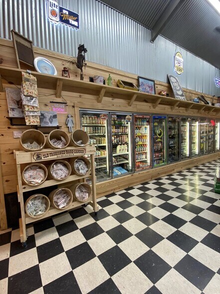 More Photos Of 15877 S US Highway 259, Haworth Convenience Store For Sale