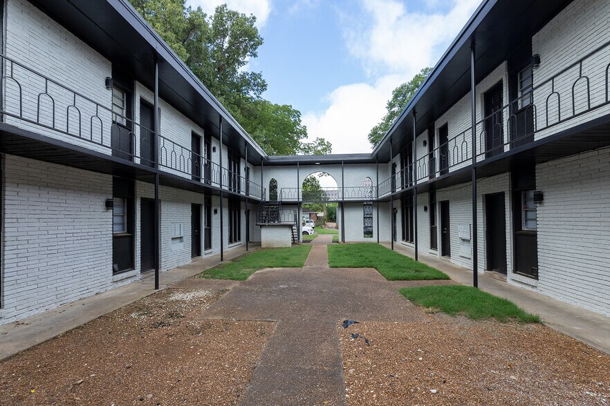 More Photos Of 634 Brister St, Memphis Apartments For Sale