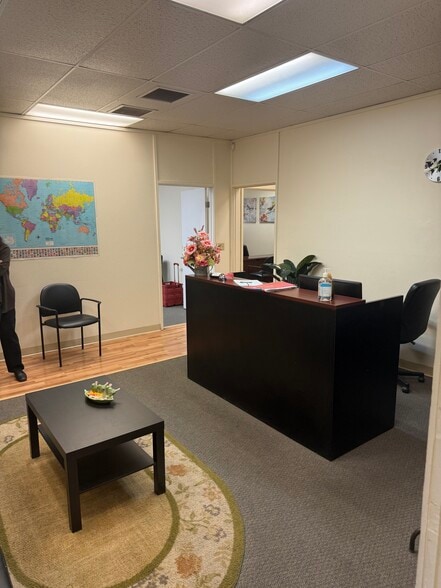 More Photos Of 2045 Hallmark Dr, Sacramento Office For Lease