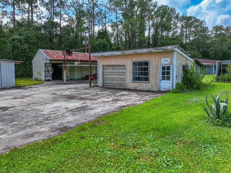 More Photos Of 2856 NE 187th St, Starke Manufacturing For Sale
