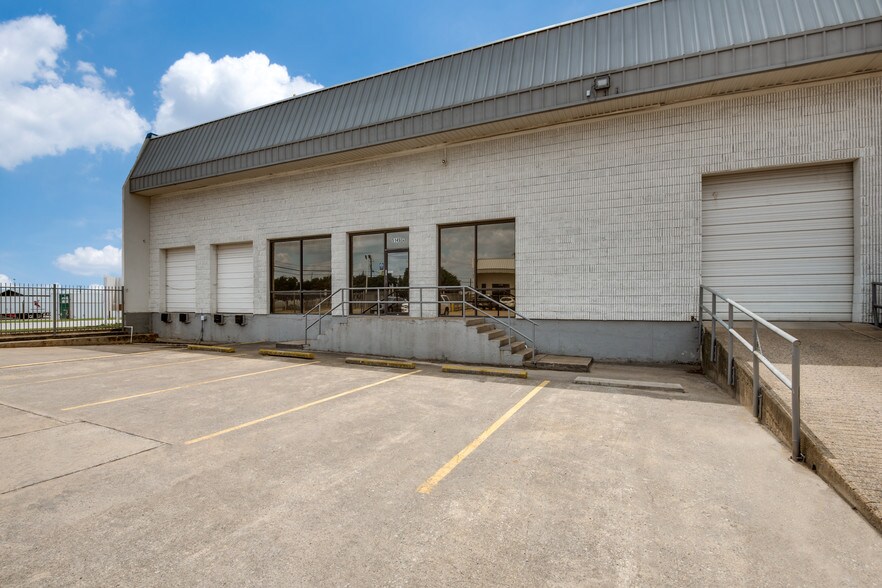 More Photos Of 5145 Norwood Rd, Dallas Industrial For Sale
