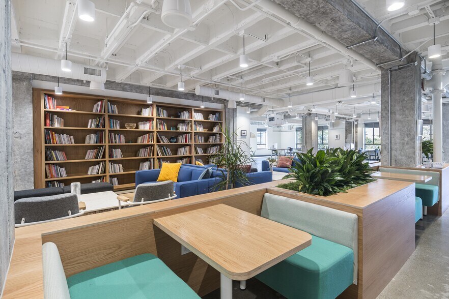 More Photos Of 2201 Broadway, Oakland Coworking Space