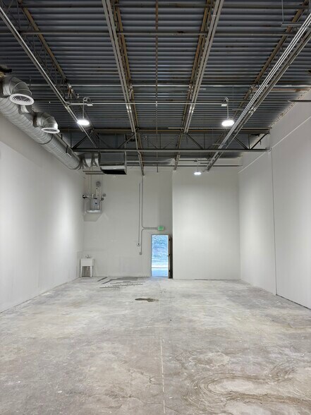 More Photos Of 5475 Peoria St, Denver Light Manufacturing For Sale