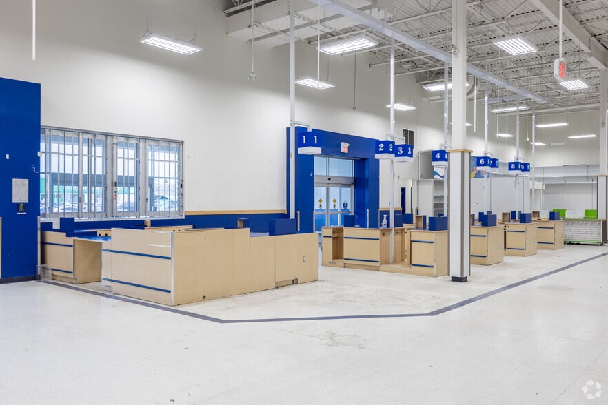 More Photos Of 3742 Innes Rd, Ottawa Unknown For Lease