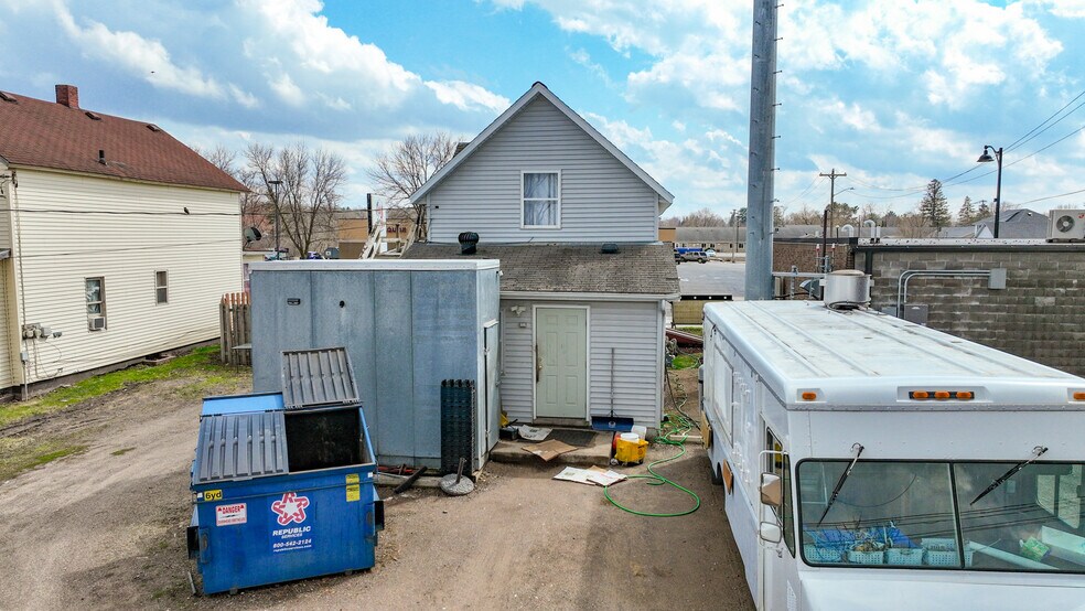 More Photos Of 613 E La Salle Ave, Barron Restaurant For Sale