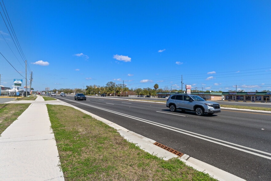 More Photos Of 940 N Suncoast Blvd, Crystal River General Retail For Sale