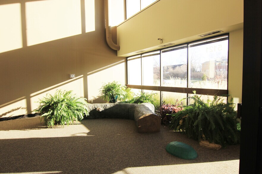 More Photos Of 5121-5125 Winnetka Ave S, New Hope Manufacturing For Lease