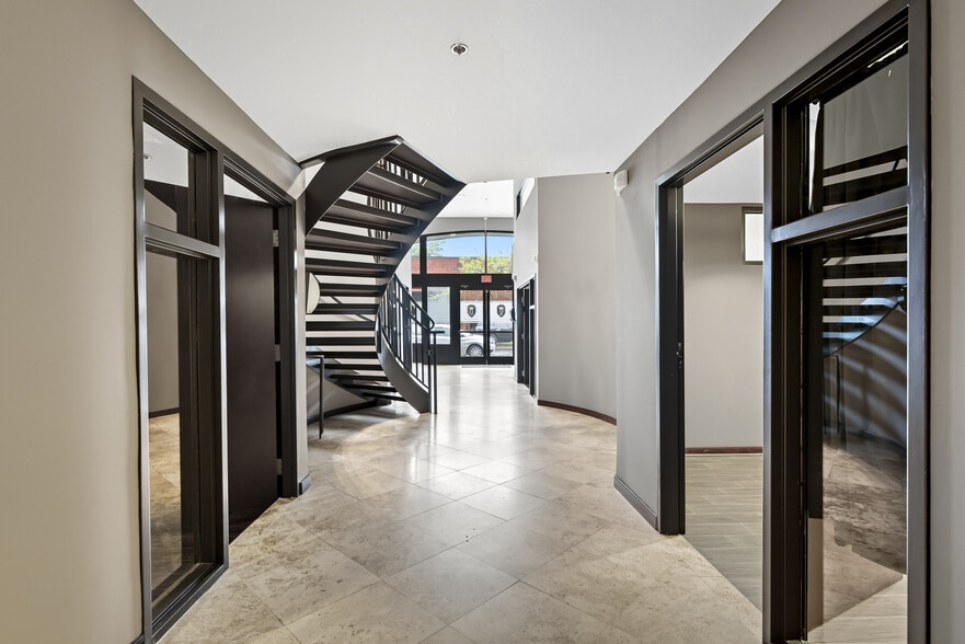 More Photos Of 1622 W Main St, Richmond Storefront Retail Office For Sale