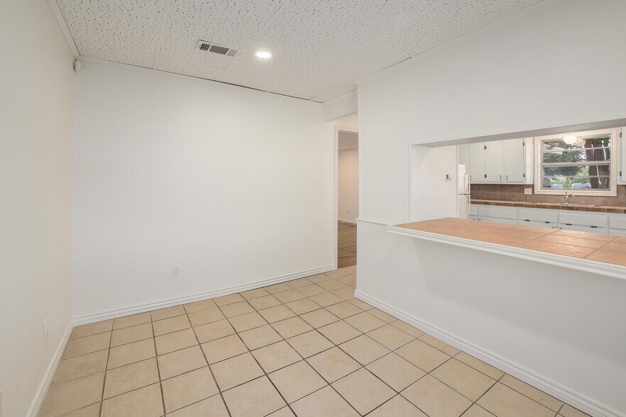 More Photos Of 508 Fm-1460, Georgetown Office For Sale