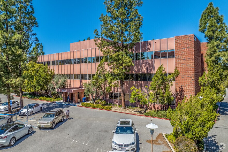 Primary Photo Of 2220 Lynn Rd, Thousand Oaks Medical For Lease