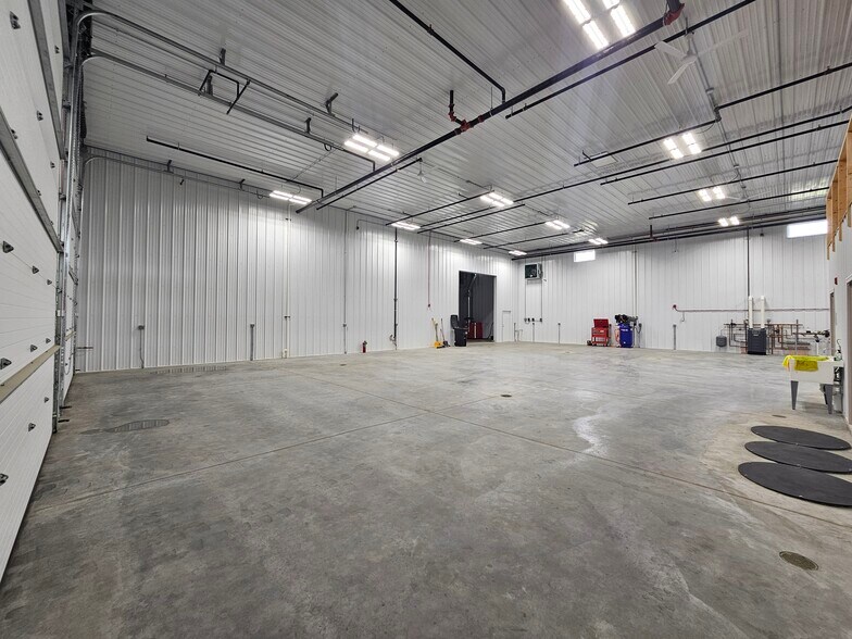 More Photos Of 26336 S Heritage Dr, Elwood Warehouse For Sale