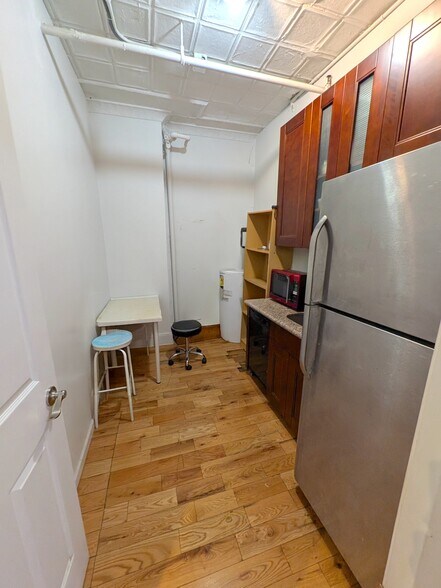 More Photos Of 56 W 39th St, New York Office For Lease