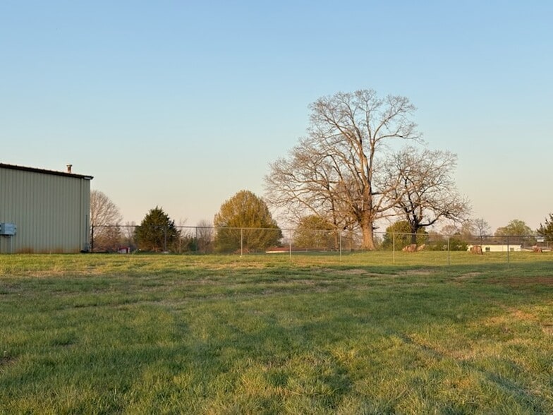 More Photos Of 342 Wilson Dr, Fallston Distribution For Sale