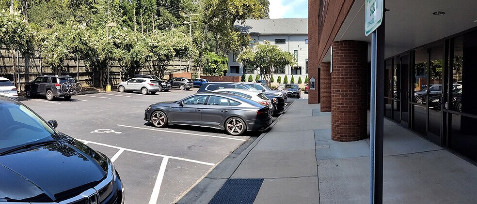 More Photos Of 1100 Kenilworth Ave, Charlotte Office For Lease