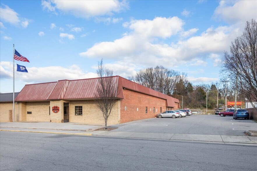 More Photos Of 11 Water St, Front Royal Loft Creative Space For Lease