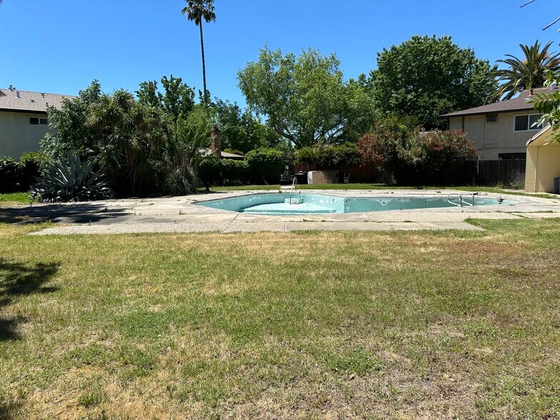 More Photos Of 834 Cathedral ct, Sacramento Land For Sale