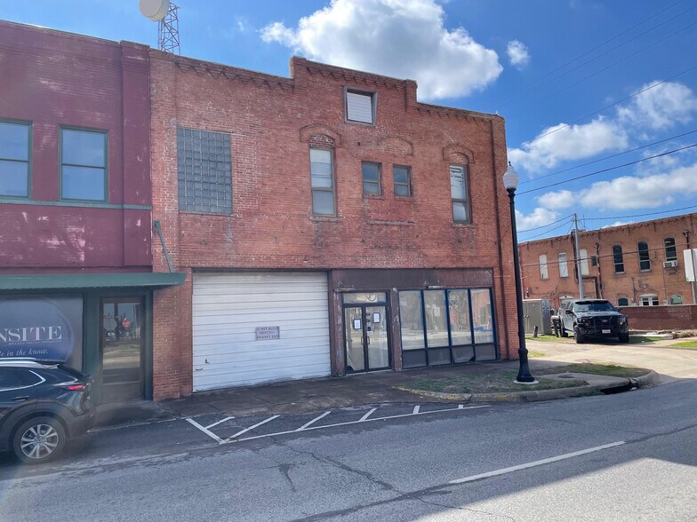 More Photos Of 113 E Wm J Bryan Pky, Bryan Storefront For Lease