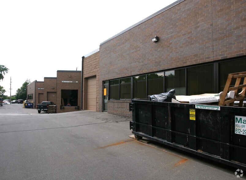 More Photos Of 1325 American Blvd E, Bloomington Showroom For Sale