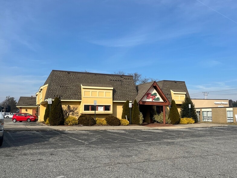 More Photos Of 60 W Timonium Rd, Timonium Restaurant For Sale