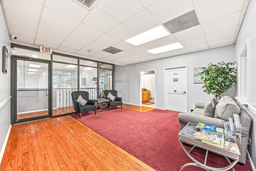 More Photos Of 18965 FM 2252, Garden Ridge Office For Sale