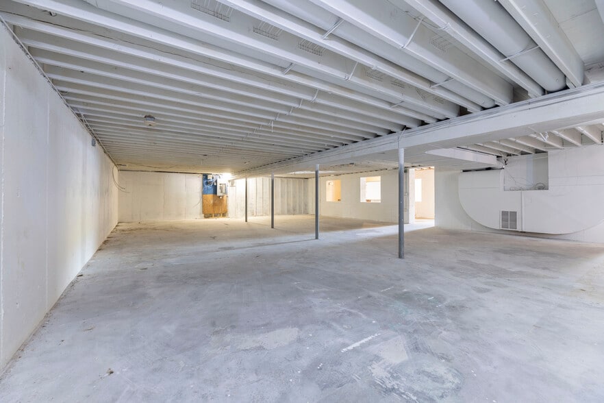 More Photos Of 120 Point Judith Rd, Narragansett Unknown For Lease