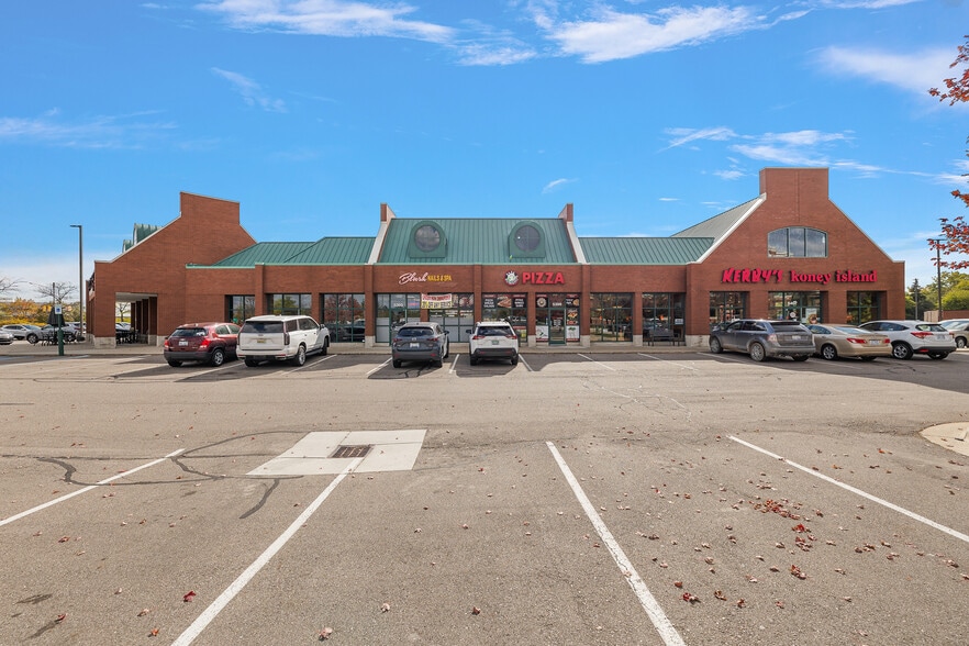 More Photos Of 5365-5407 Crooks Rd, Troy Unknown For Lease