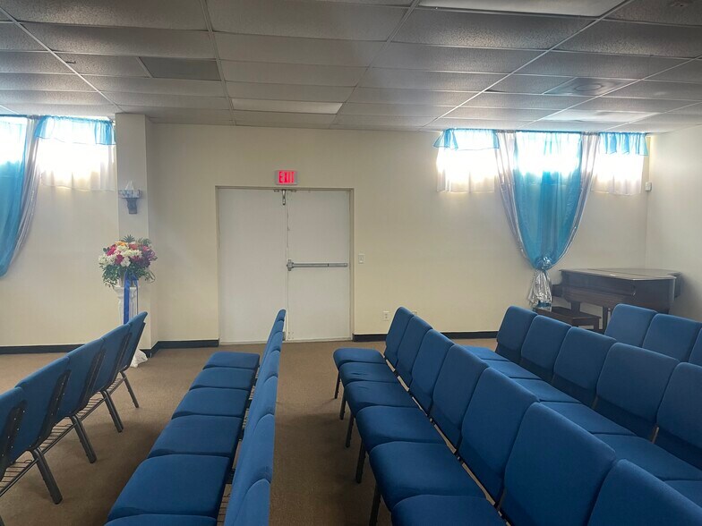 More Photos Of 713 NW Buck Hendry Way, Stuart Religious Facility For Lease