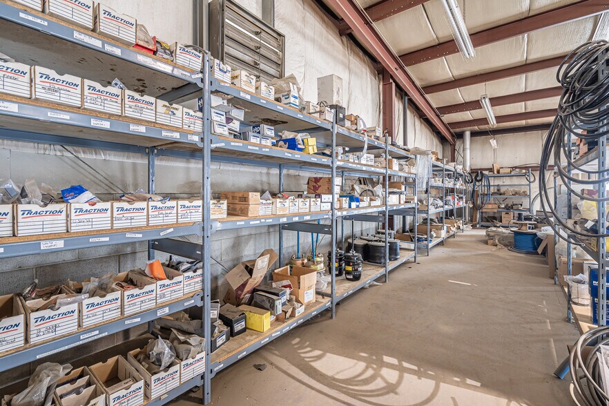 More Photos Of 6006 53 Av, Lloydminster Warehouse For Sale