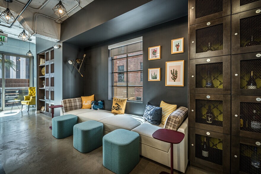 More Photos Of 111 W Monroe St, Phoenix Office Residential For Lease