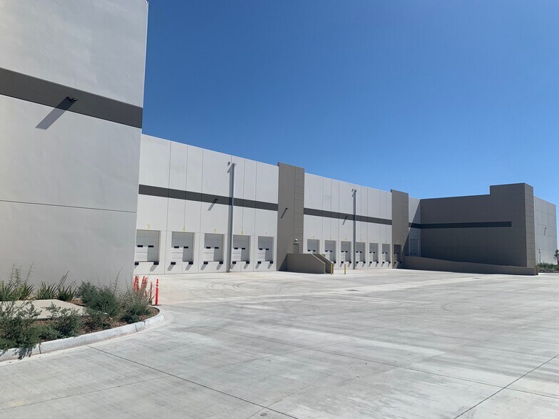 More Photos Of 7727 Paseo De La Fuente, San Diego Warehouse For Sale
