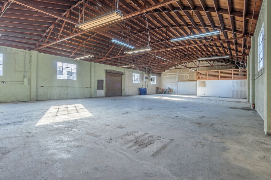 More Photos Of 320 Victory Ave, South San Francisco Warehouse For Lease