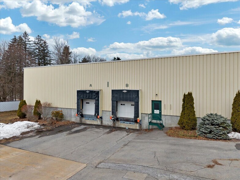 More Photos Of 15 E Elm St, Broadalbin Warehouse For Lease