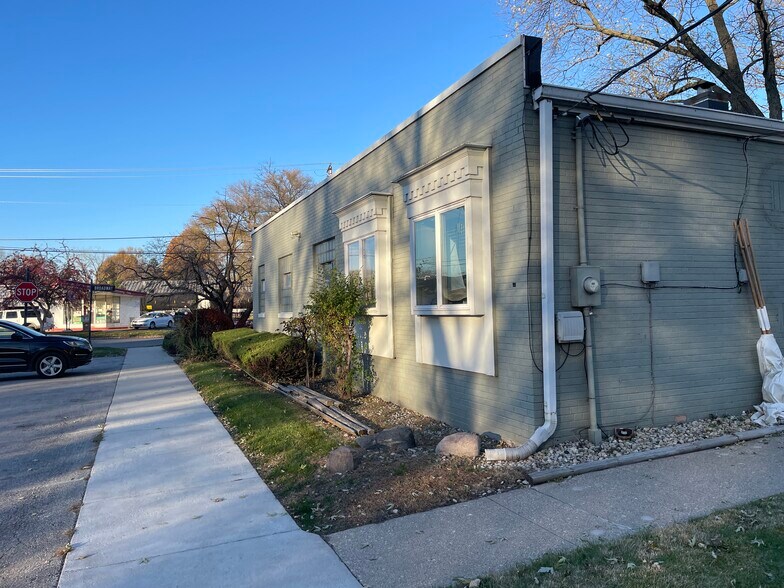 More Photos Of 621 Broadway, Chesterton Medical For Sale