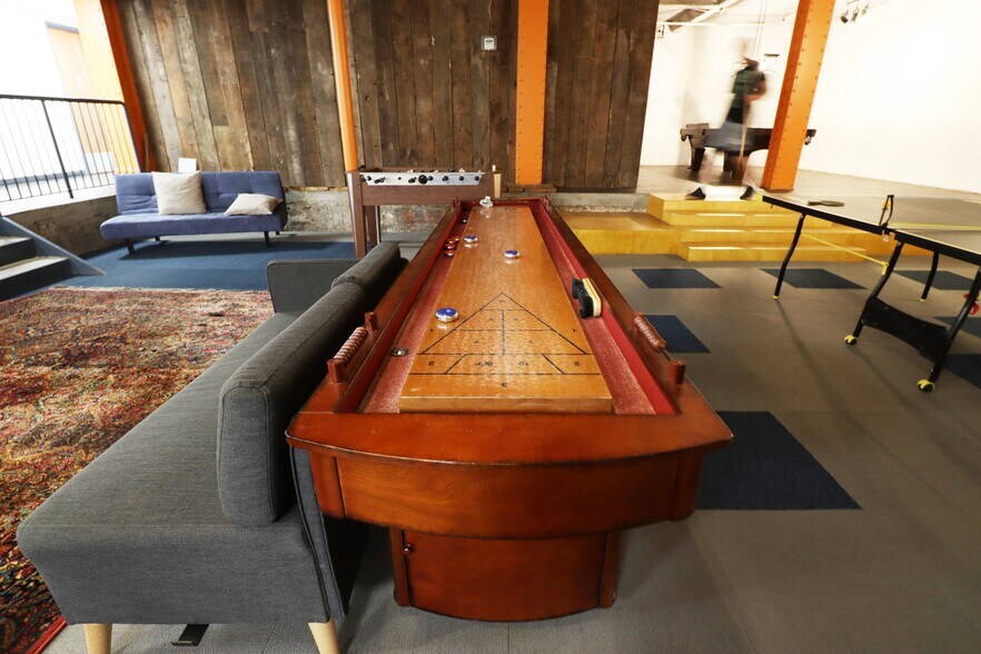 More Photos Of 11-15 Clinton St, Newark Apartments For Lease