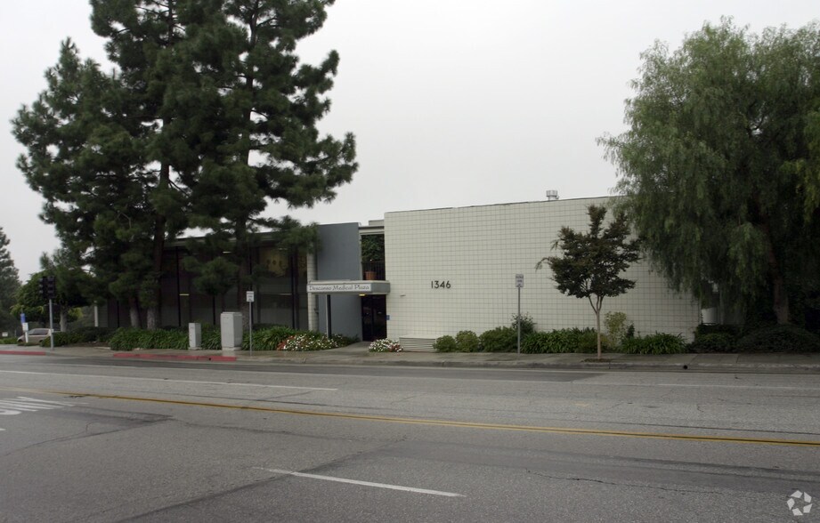 Primary Photo Of 1346 Foothill Blvd, La Cañada Flintridge Medical For Lease