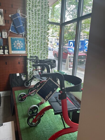 More Photos Of 1618 7th St NW, Washington Storefront Retail Office For Lease