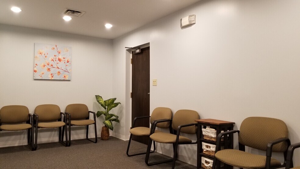 More Photos Of 450 Central Ave, Lancaster Medical For Lease