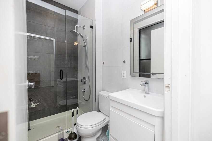 More Photos Of 1006-1008 Sutter St, San Francisco Storefront Retail Residential For Sale