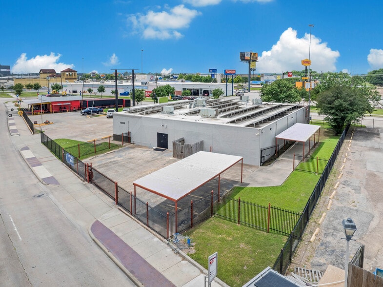 More Photos Of 12036 Airline Dr, Houston Medical For Sale