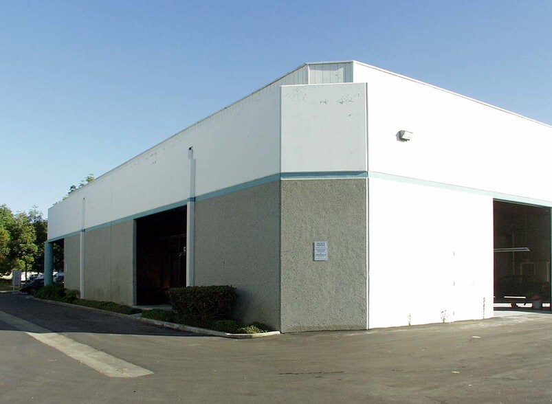 More Photos Of 3041 Industry St, Oceanside Warehouse For Lease