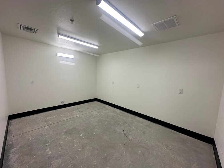 More Photos Of 3324-3348 N Van Buren St, Phoenix Unknown For Lease