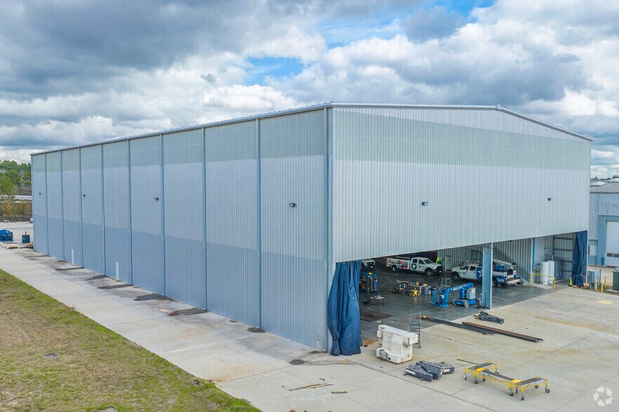 More Photos Of 100 N FM 3083 Rd, Conroe Manufacturing For Lease